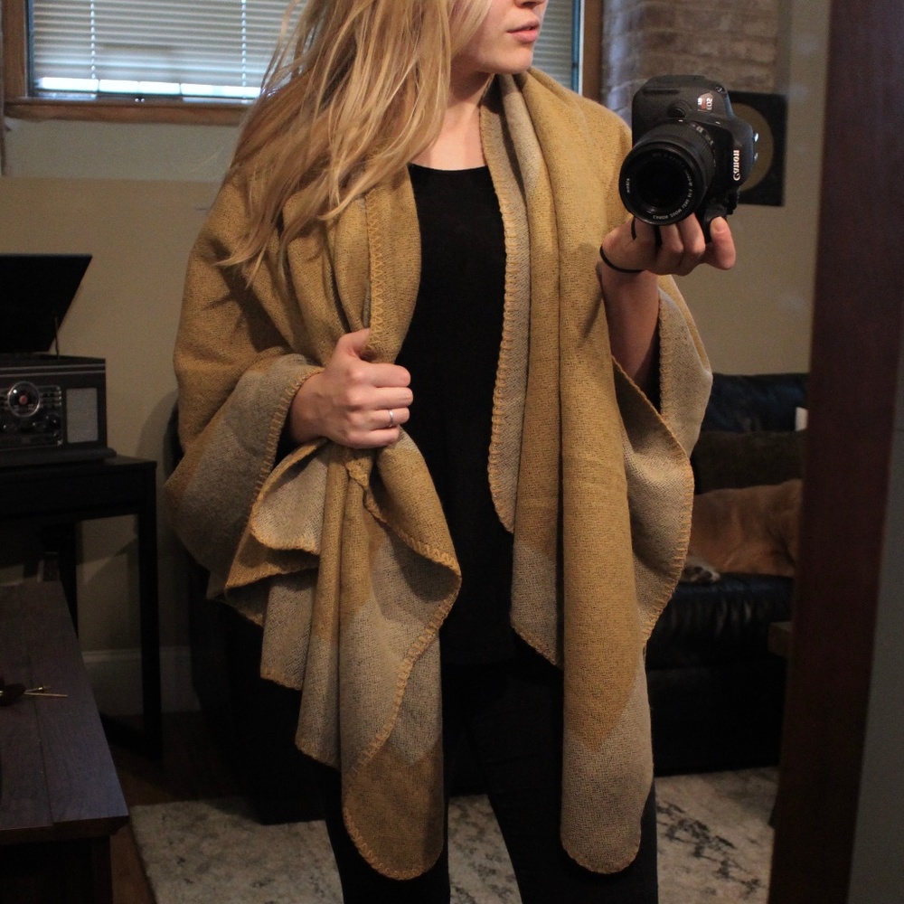 Beige Pullover/Poncho (NWOT)